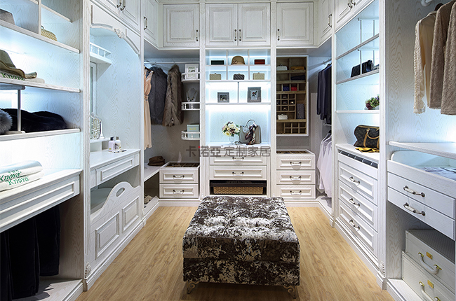 开放式衣柜好不好？开放式衣柜的优缺点有哪些？