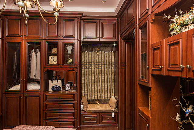 实木家具加盟哪家好？可从以下几点来分析