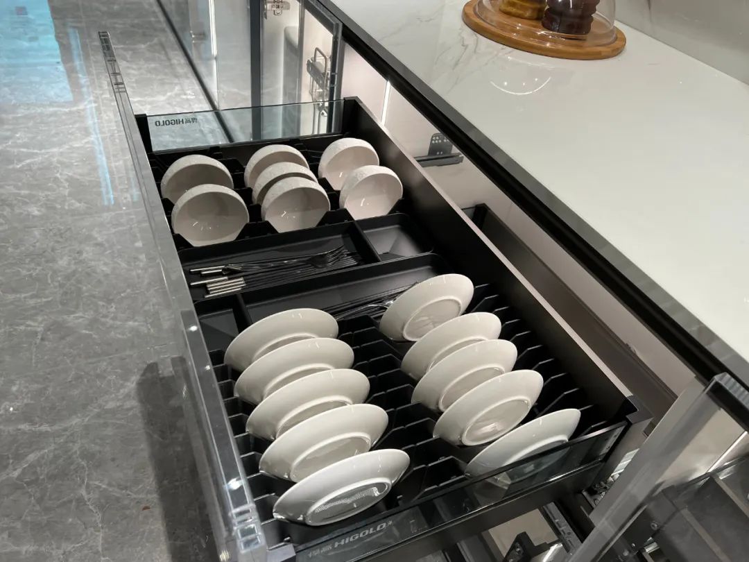 一体化抽屉拉篮，适合碗筷餐具收纳